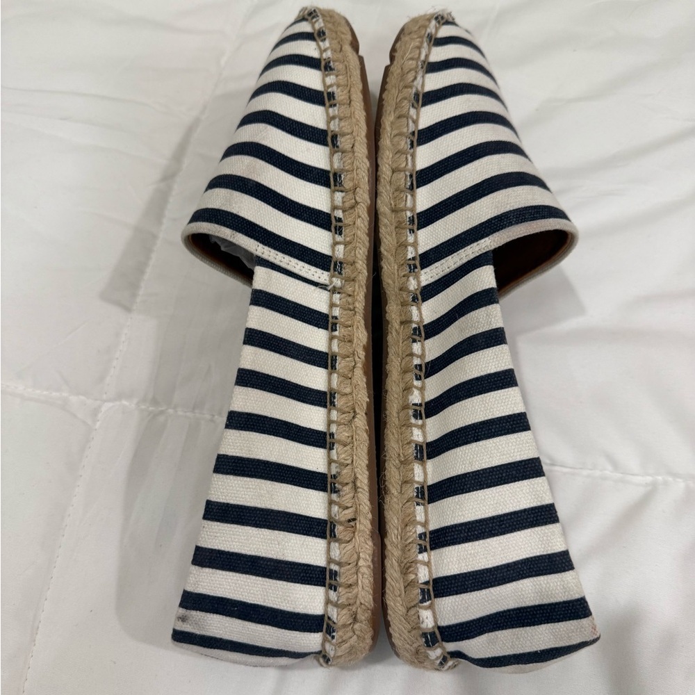 J. Crew Striped Espadrilles Flats Pull On White Blue Size 10 Coastal summer - Picture 4 of 9